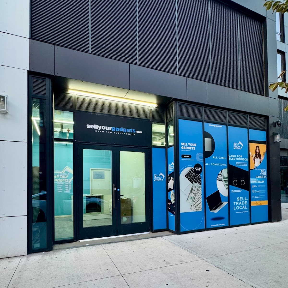 Storefront of SellYourGadgets in Downtown Brooklyn, NY