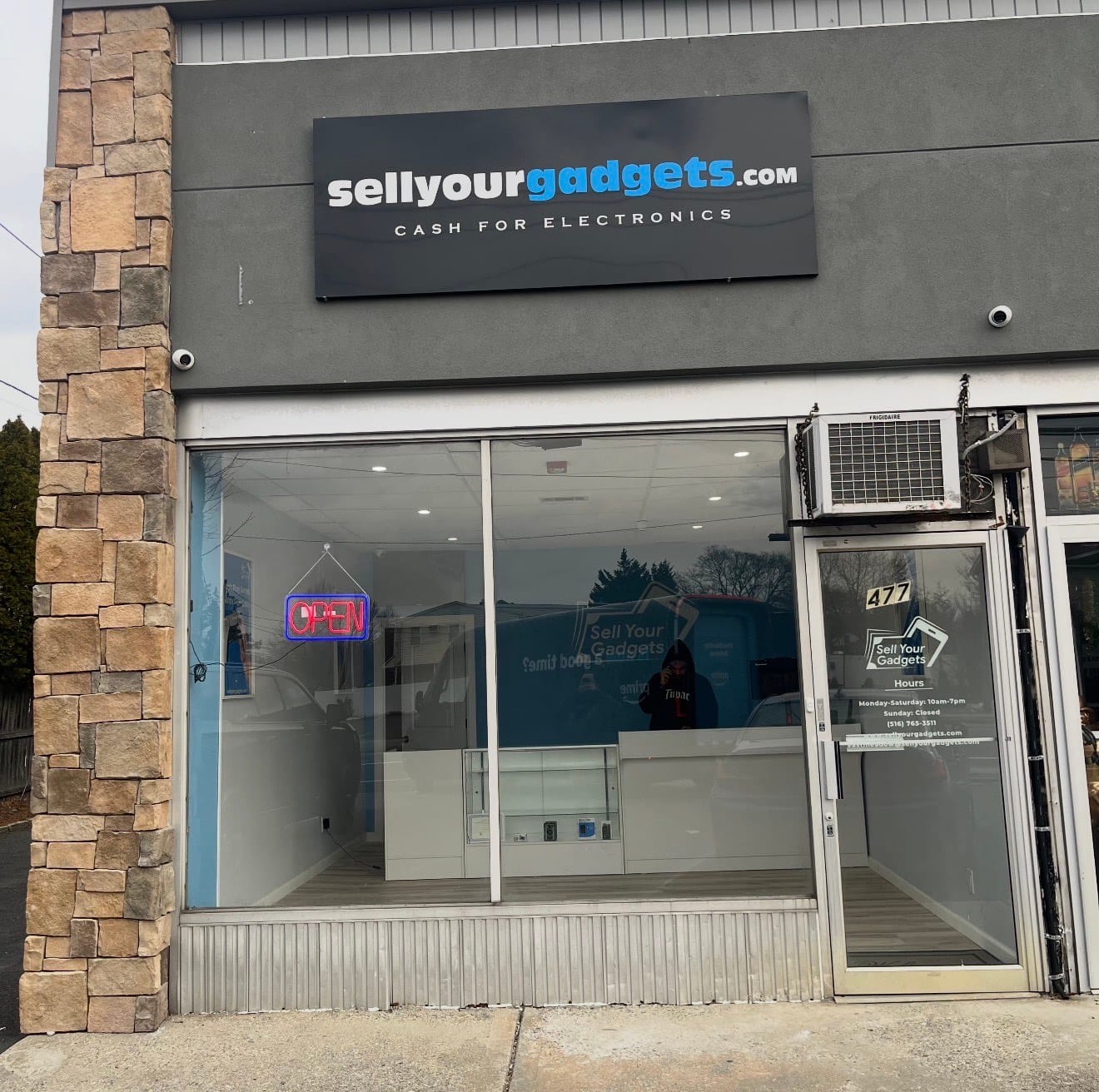 Sell Your Gadgets storefront in East Meadow, NY