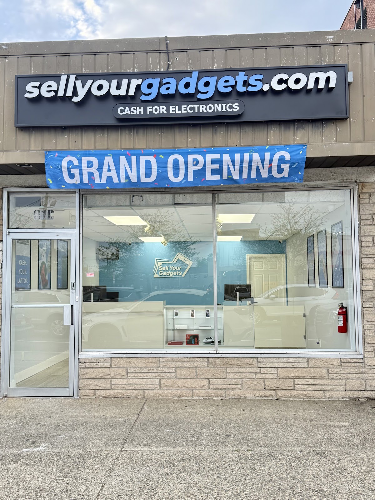 Storefront of SellYourGadgets in Elmwood Park, NJ