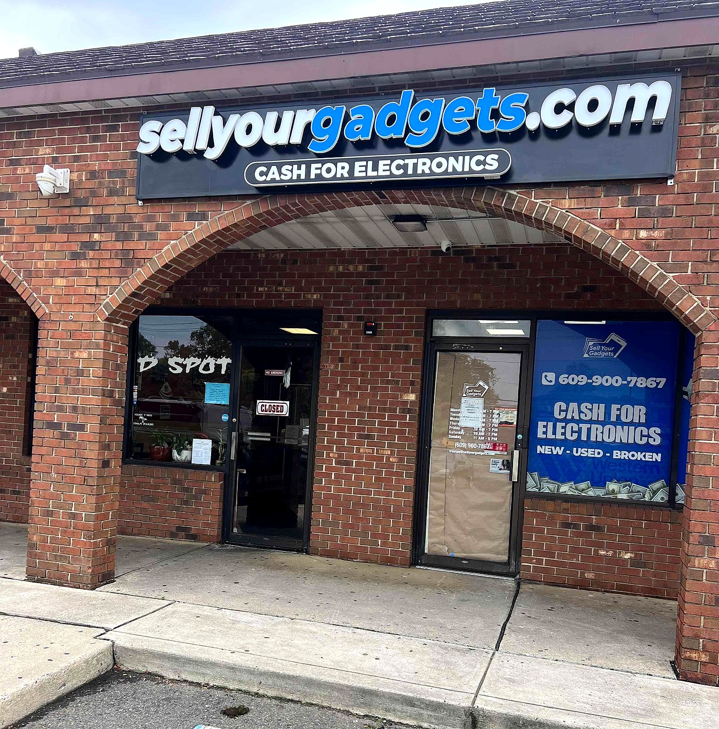 Sell Your Gadgets storefront in Trenton, NJ