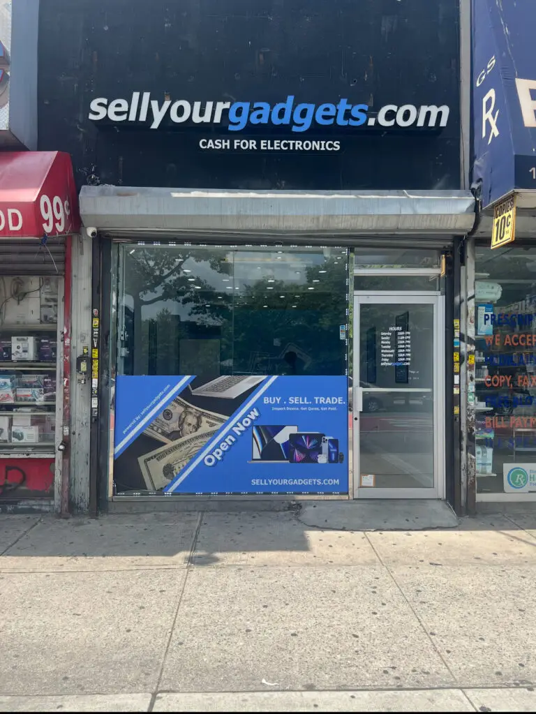 Brooklyn laptop buyer near Nostrand Ave
